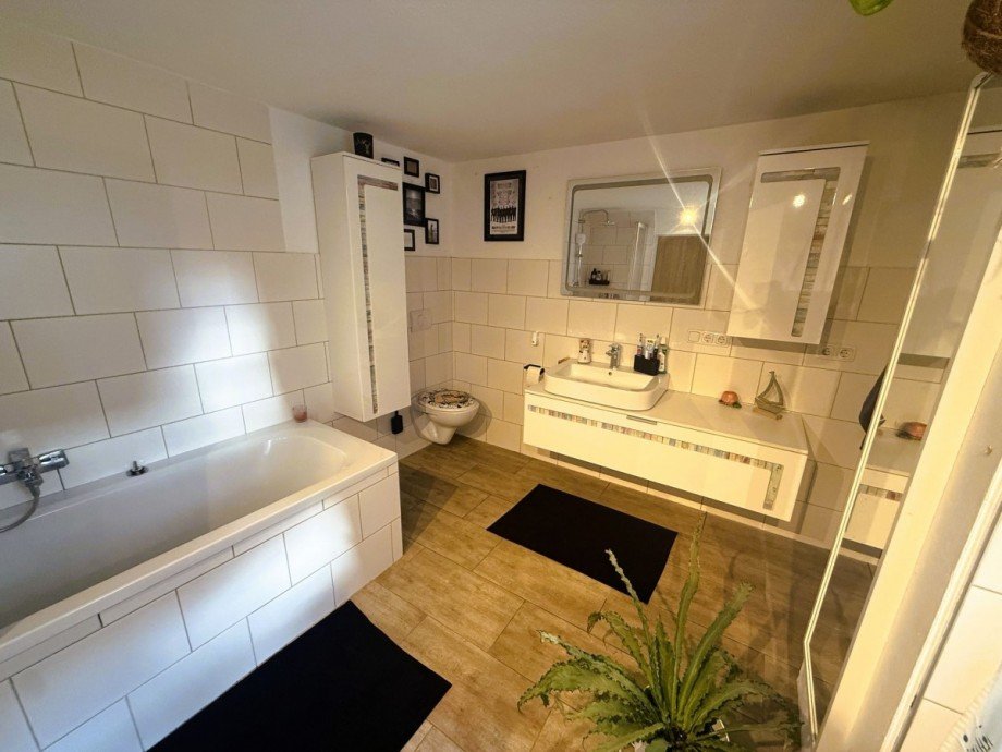 Modernes Badezimmer Doppelhaush�lfte Ilmenau