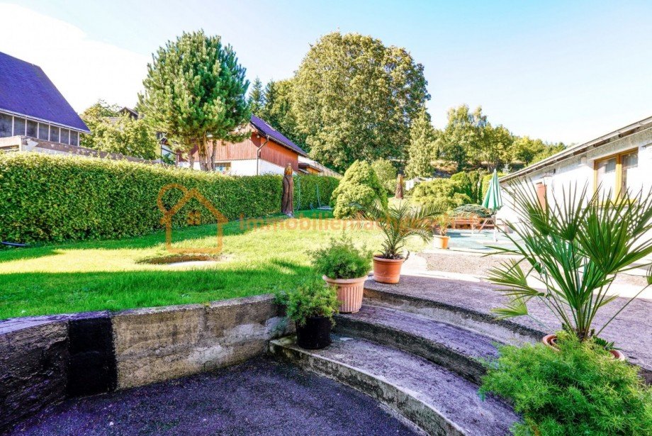 Garten mit Terrasse Haus Neuhaus