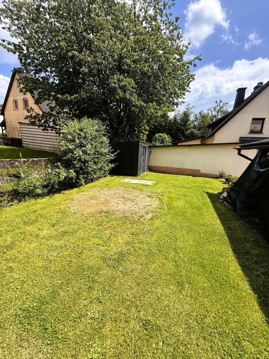 Garten mit Rasenfl�che Einfamilienhaus Steinbach am Wald