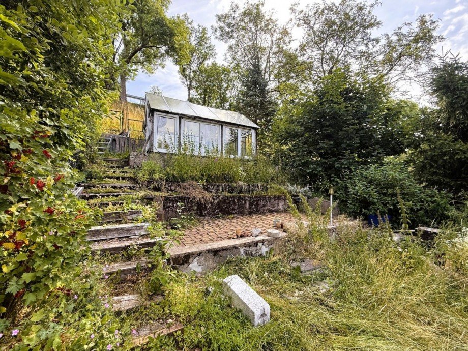 Garten mit Gew�chshaus Mehrfamilienhaus Neuhaus am Rennweg OT Limbach