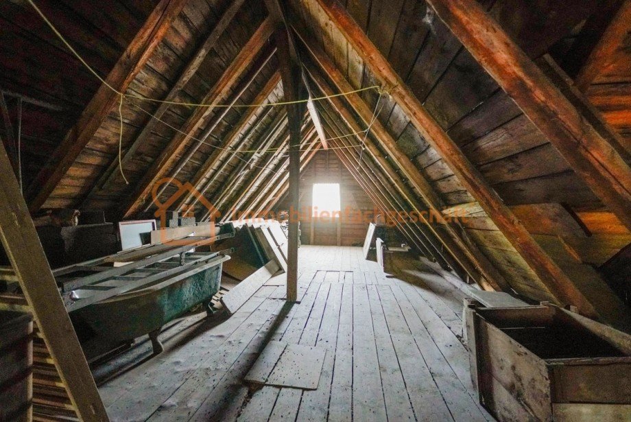 Dachboden mit Holzbalken Haus Neuhaus