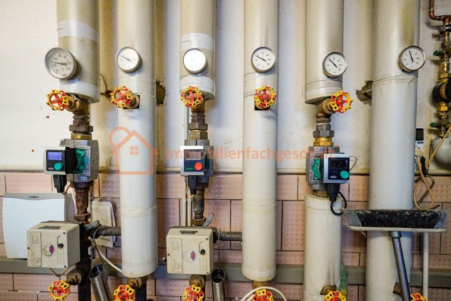 Heizungssystem im Keller Haus Neuhaus