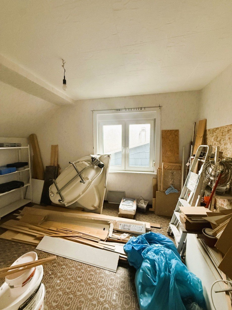 Unaufger�umter Abstellraum Einfamilienhaus Gro�breitenbach