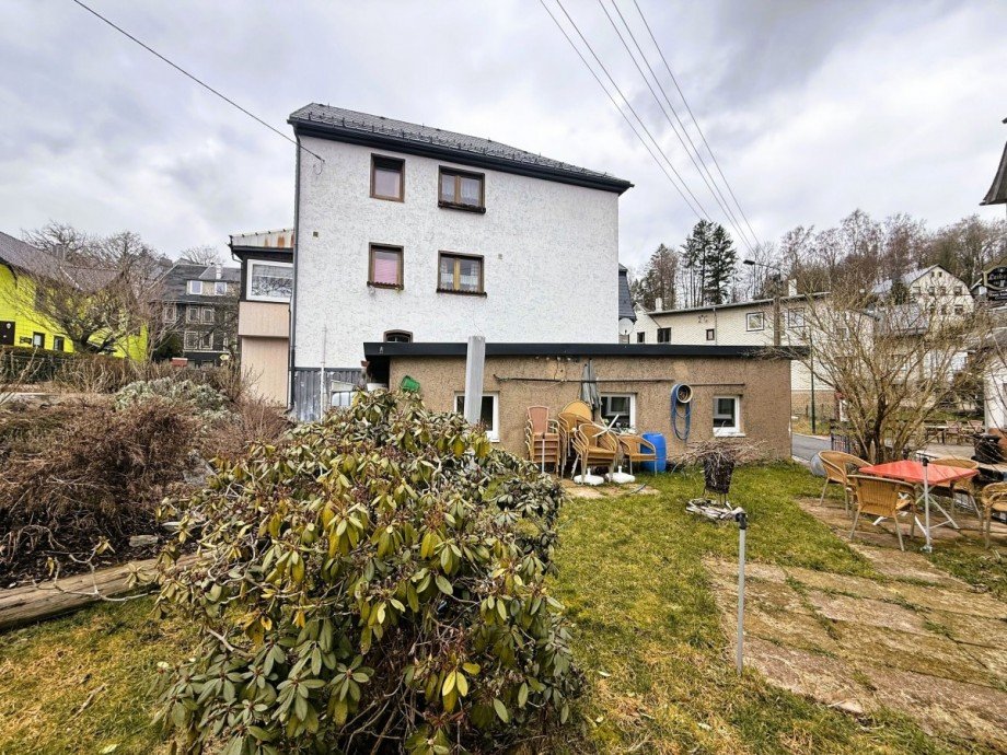 Mehrfamilienhaus im Gr�nen Mehrfamilienhaus Gro�breitenbach