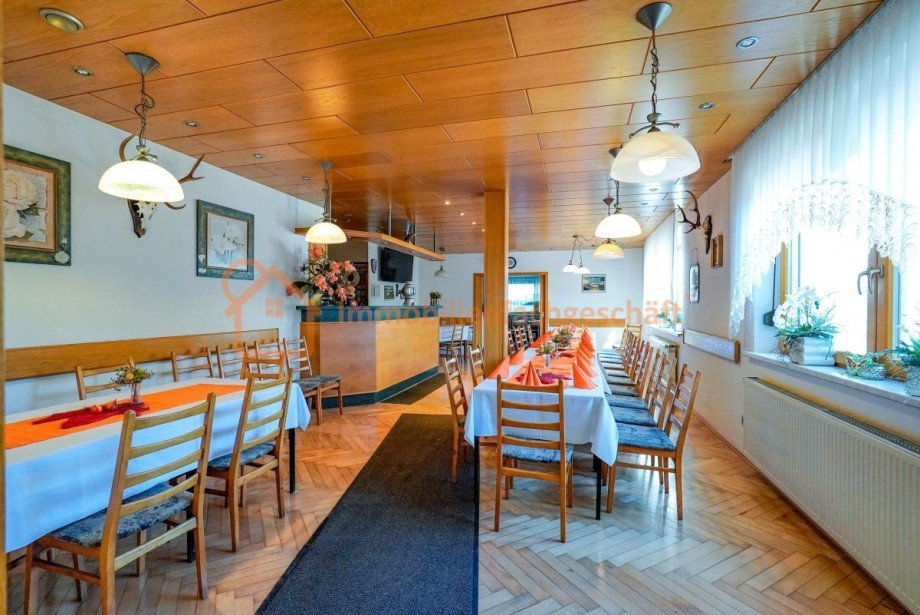Gem�tliche Gastst�tte innen Haus Neuhaus