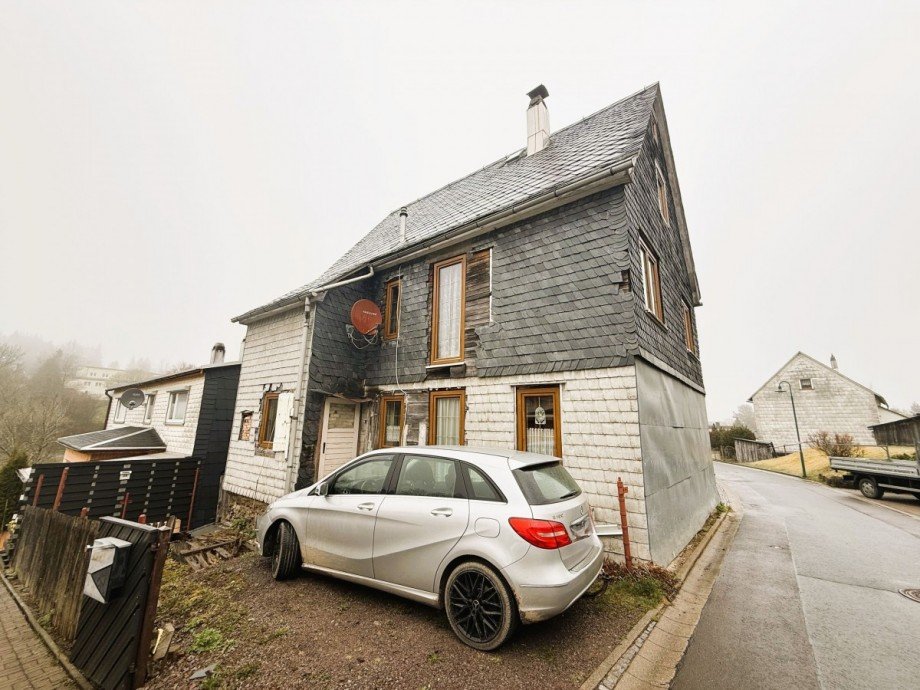 Haus mit grauer Fassade Einfamilienhaus Gro�breitenbach