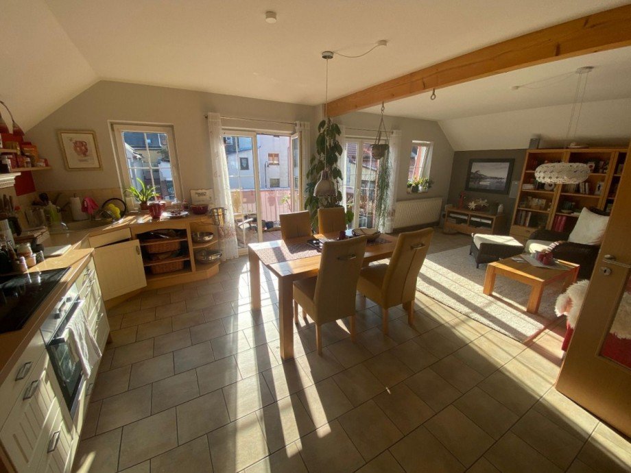 Wohzimmer und offene K�che Dachgeschosswohnung Ilmenau