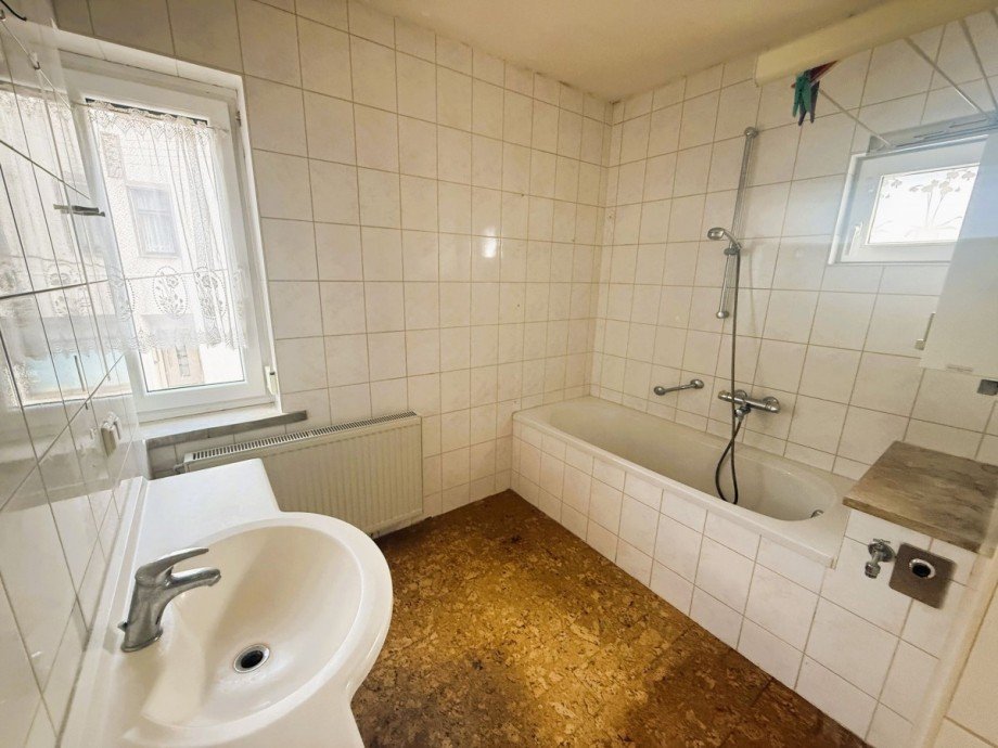 Badezimmer OG Doppelhaush�lfte Ilmenau