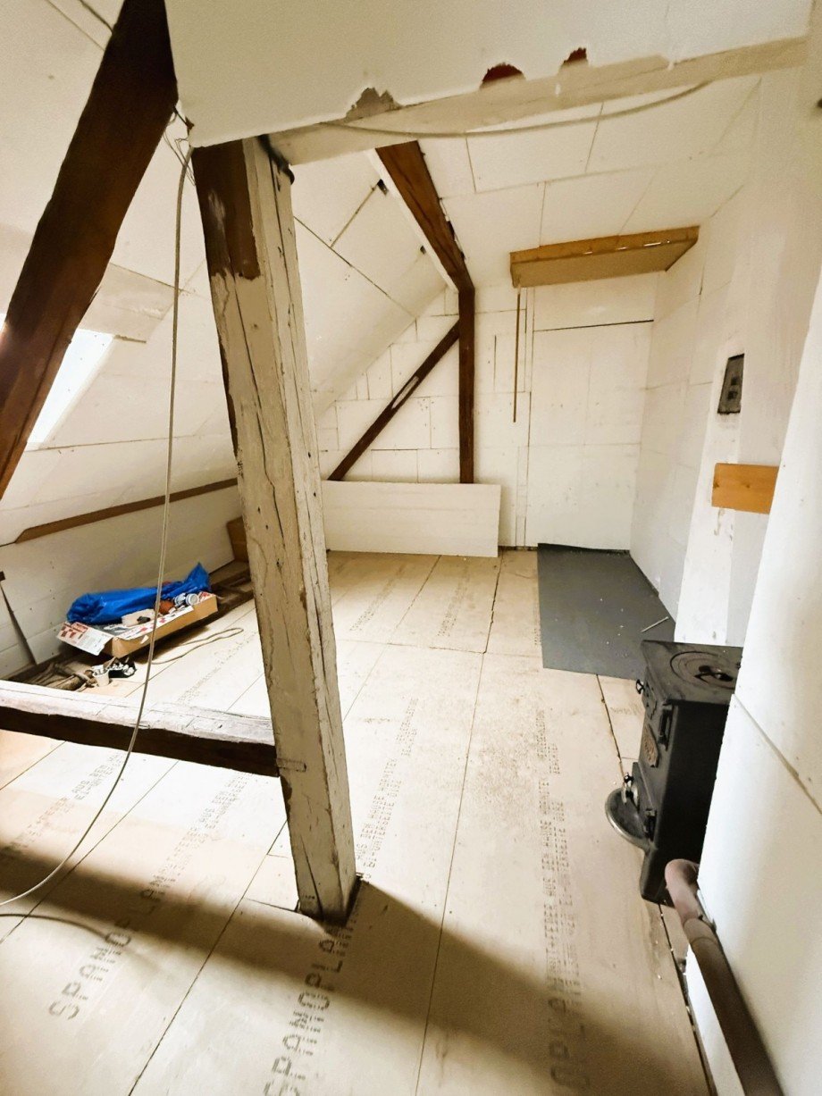 Dachboden mit Holzofen Reihenmittelhaus Ilmenau