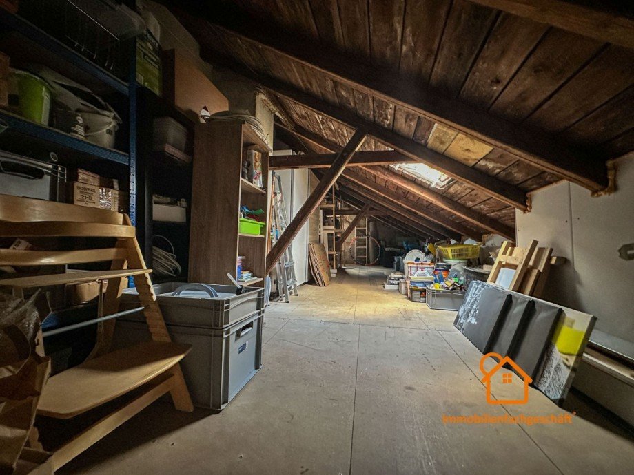 Stauraum-Dachgeschoss Reihenmittelhaus Ilmenau