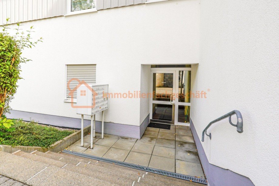 Hauseingang mit Terrasse Erdgeschosswohnung Ilmenau
