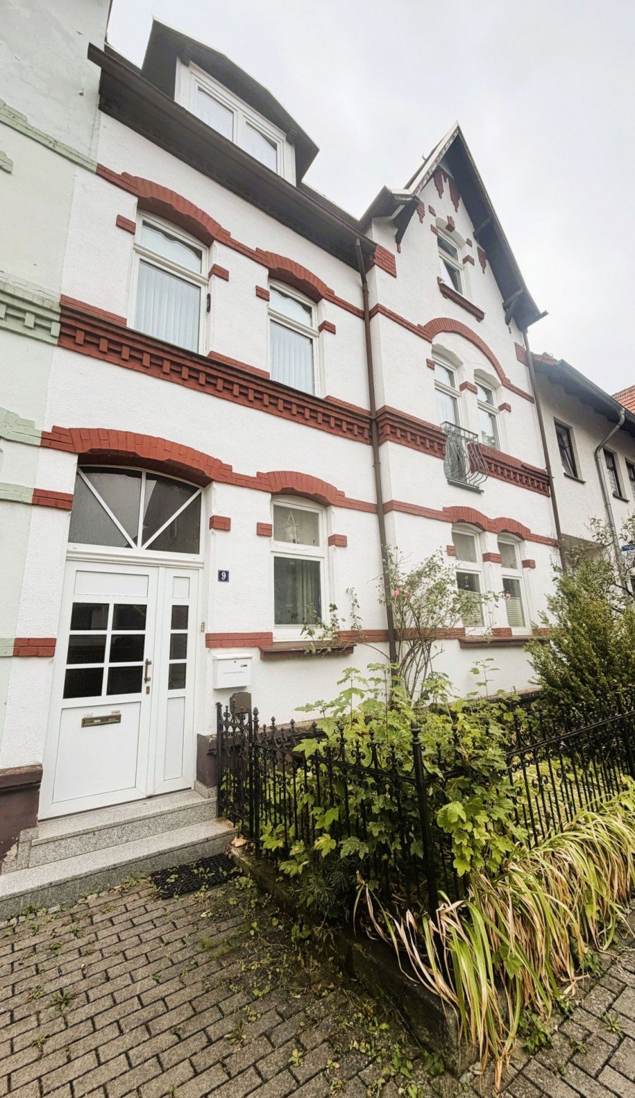 Fassade eines Stadthauses Mehrfamilienhaus Ilmenau
