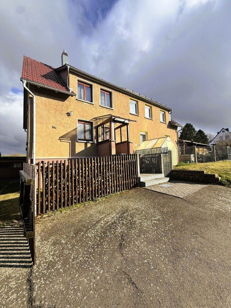 Doppelhaush�lfte mit Potenzial Viernau Doppelhaush�lfte Charmante Doppelhaush�lfte mit Potenzial zur individuellen Gestaltung