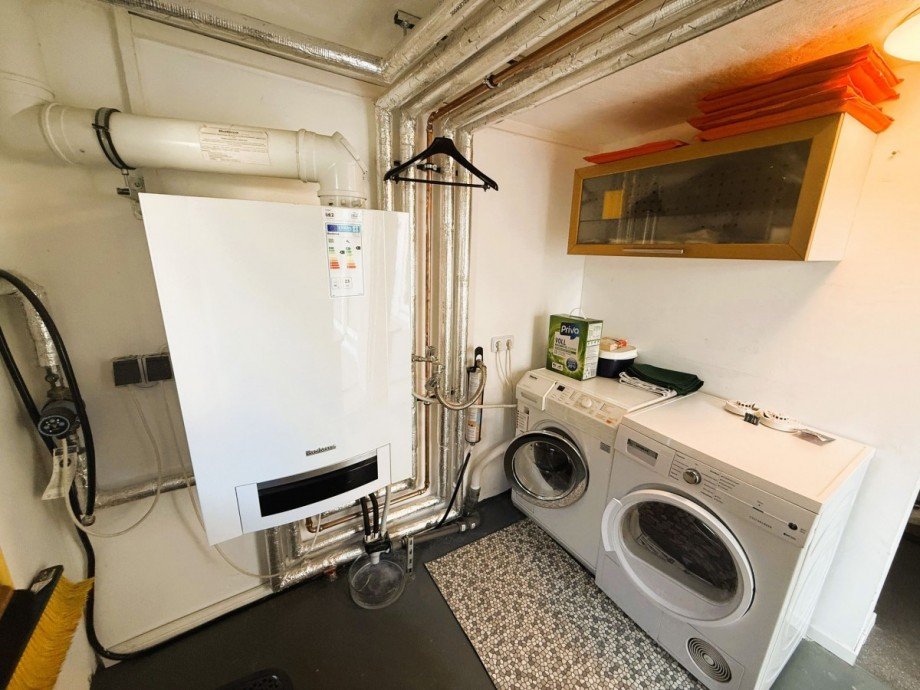 Hauswirtschaftsraum mit Ger�ten Doppelhaush�lfte Arnstadt