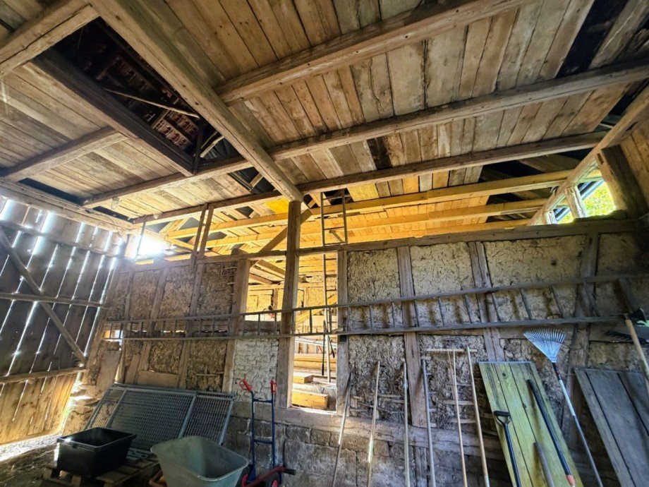 Scheuneninnenraum mit Werkzeugen Gemischt-Grundst�ck Stadtilm