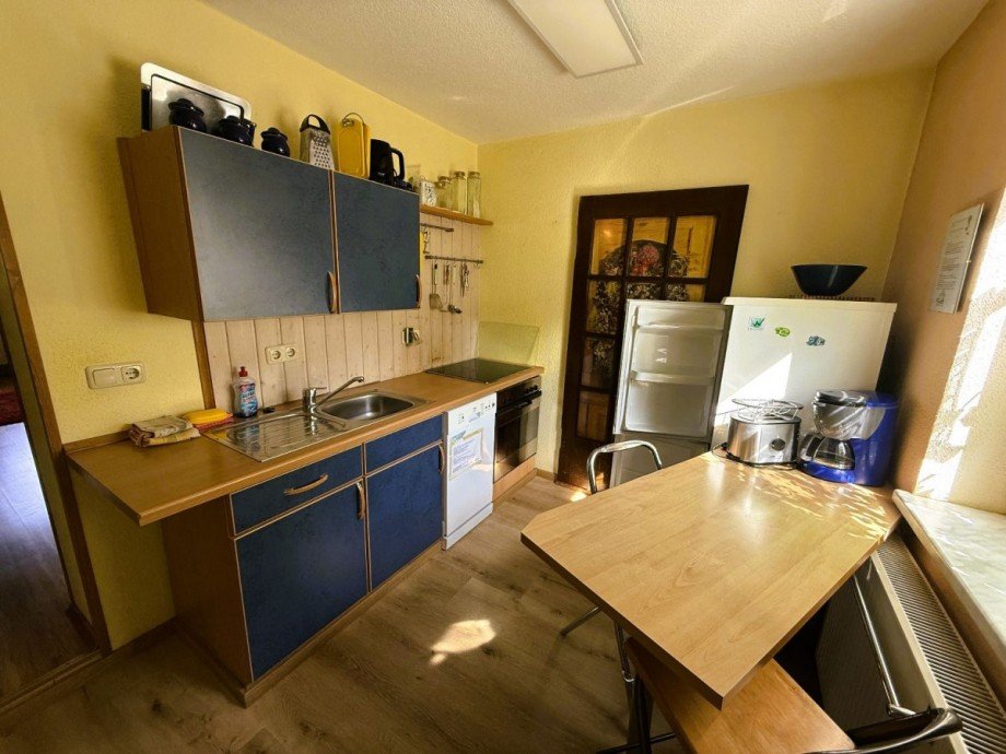 Kompakte K�chenzeile Mehrfamilienhaus Neuhaus am Rennweg OT Limbach