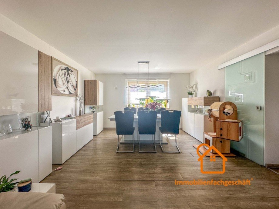Modernes Esszimmer Einfamilienhaus Neuhaus am Rennweg