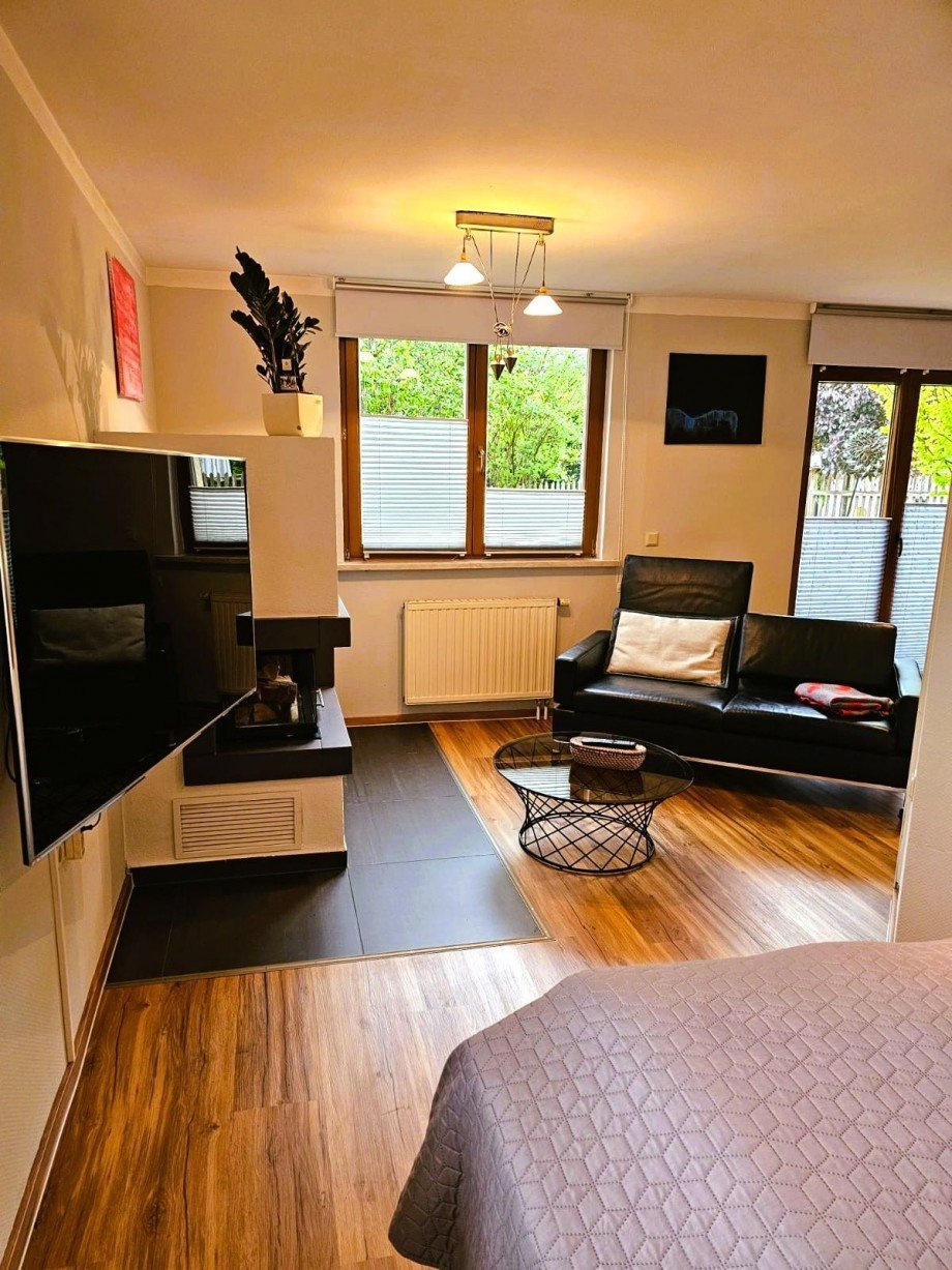 Modernes Wohnzimmer mit Sofa Freizeitimmobilie Masserberg