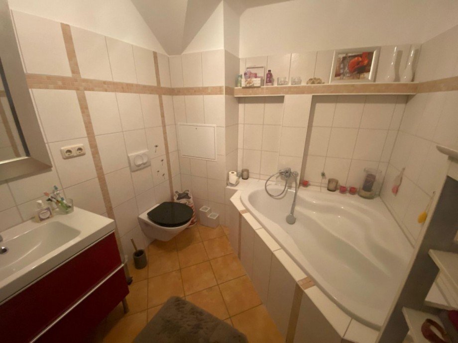 Badewanne Dachgeschosswohnung Ilmenau