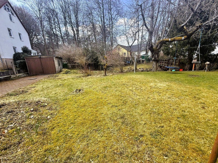 Garten mit Rasenfl�che Doppelhaush�lfte Ilmenau