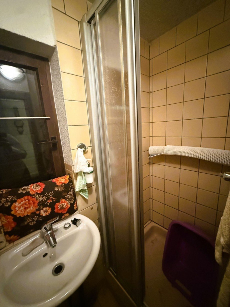 Kleines Badezimmer mit Dusche Bungalow Plaue