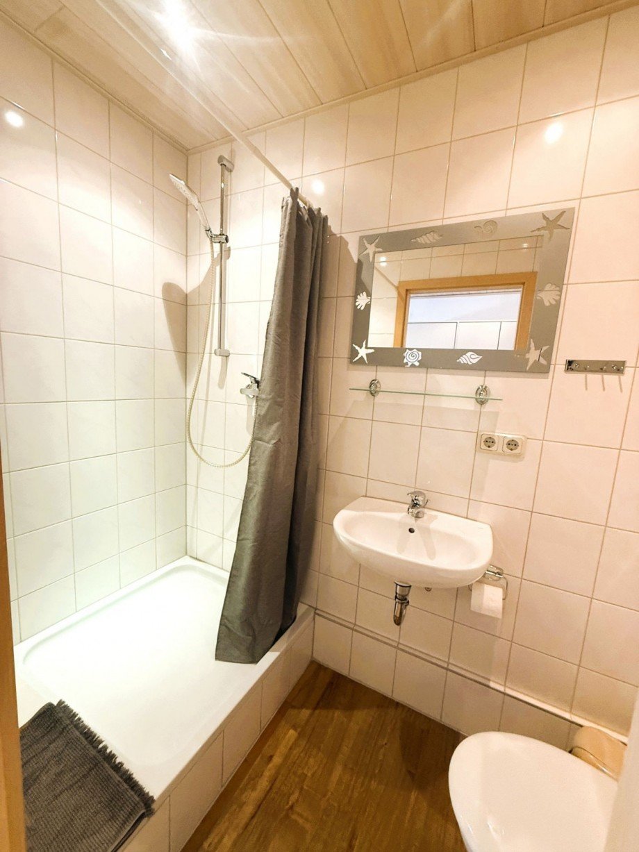 Modernes Badezimmer Freizeitimmobilie Masserberg