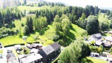 Luftaufnahme eines Dorfes gem�tliches Einfamilienhaus in idyllischer Lage mit gro�em Garten & Garagen zu verkaufen