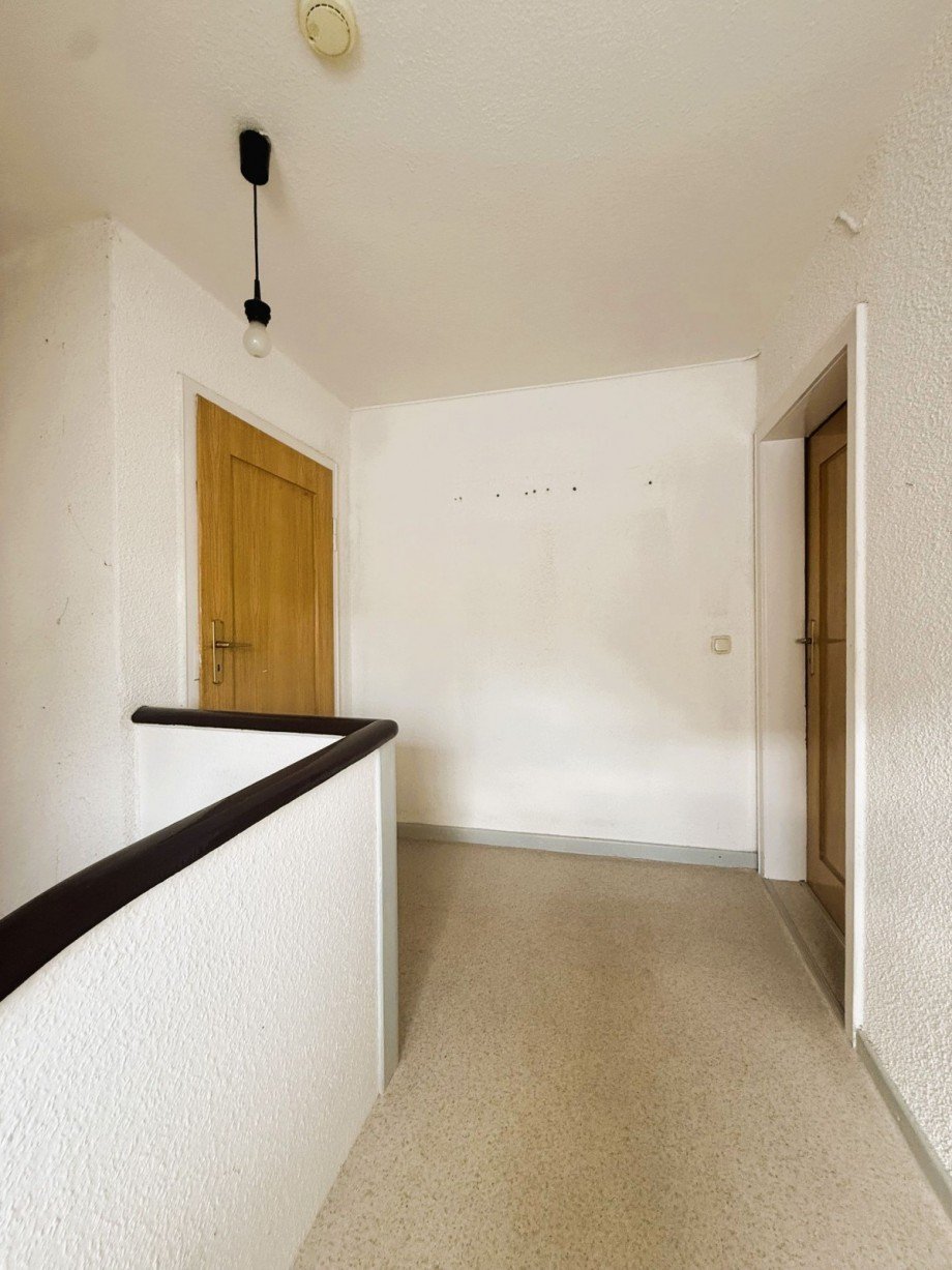 Treppenhaus OG Doppelhaush�lfte Ilmenau