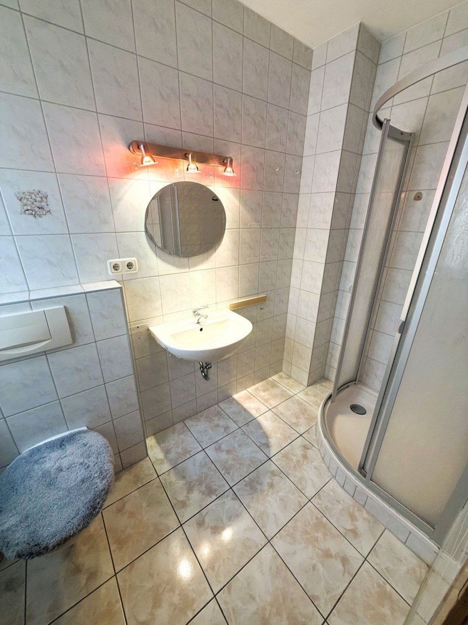 Badezimmer Doppelhaush�lfte Viernau