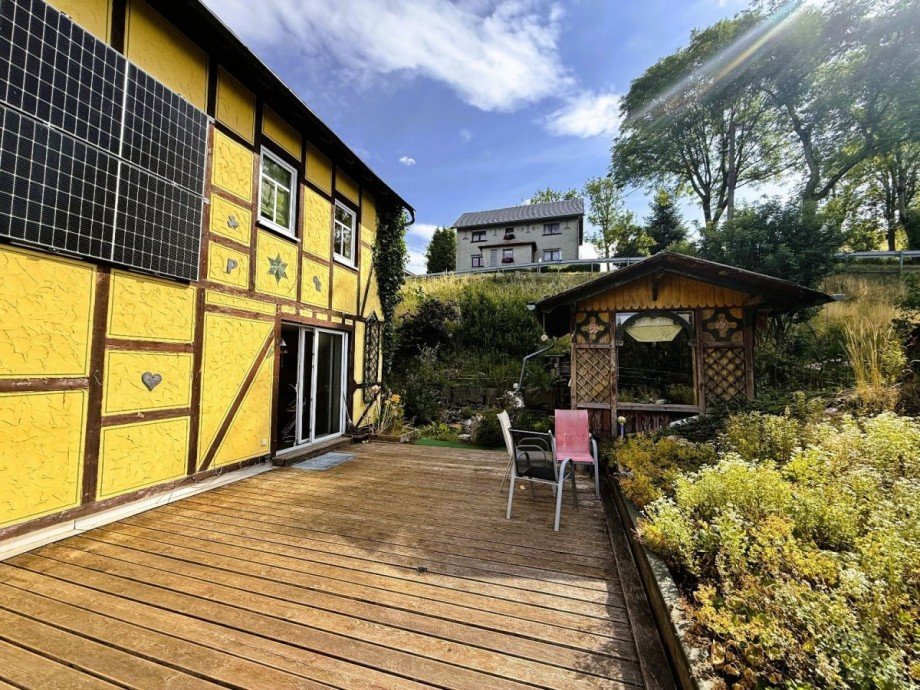 Sonnige Terrasse am Fachwerkhaus Mehrfamilienhaus Neuhaus am Rennweg OT Limbach