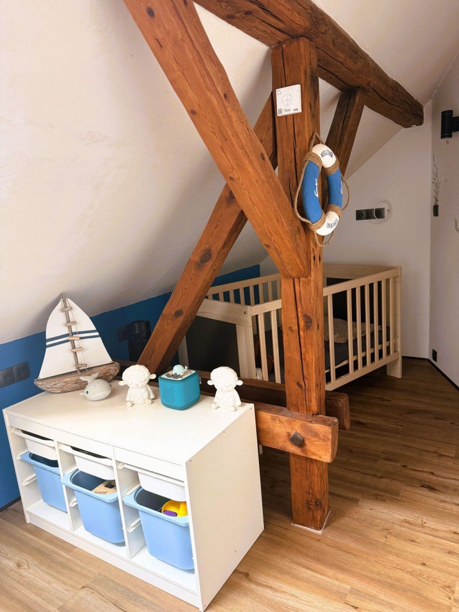Kinderzimmer mit Holzdecke Einfamilienhaus Ilmenau