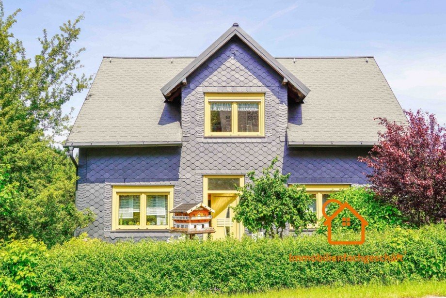 Frontansicht Haus mit Garten Einfamilienhaus Neuhaus am Rennweg