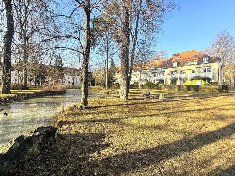 Park mit Teich und H�usern Dachgeschosswohnung Rudolstadt