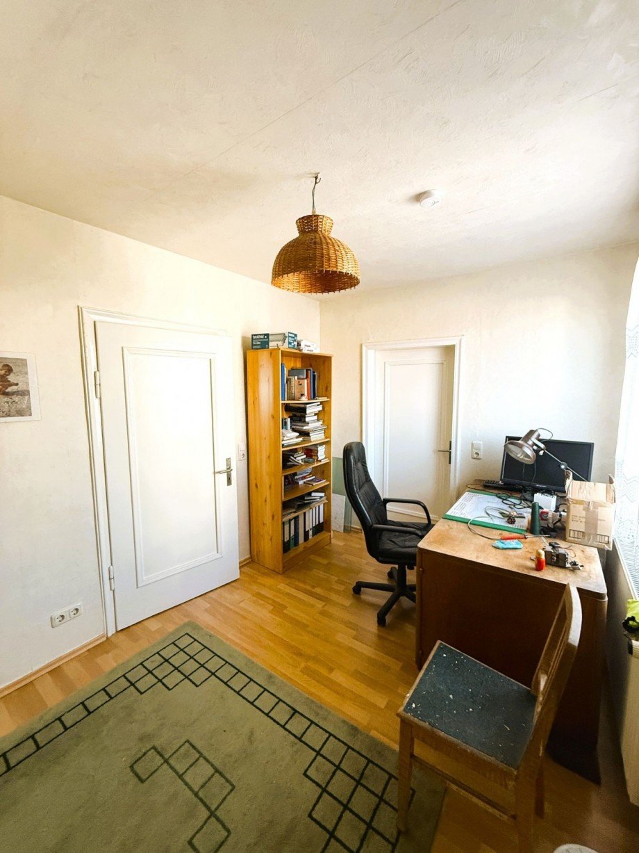 Arbeitszimmer DG Mehrfamilienhaus Ilmenau
