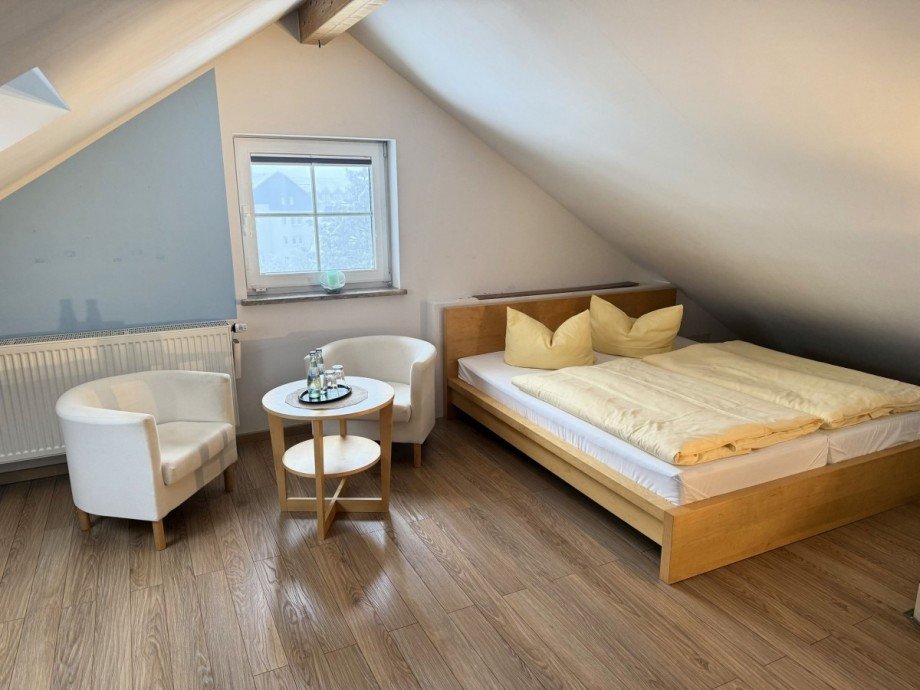 Gem�tliches Dachzimmer Gastronomie Neuhaus am Rennweg