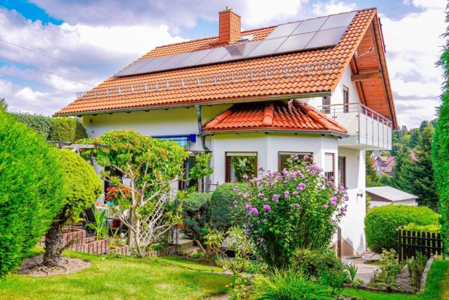 Modernes Haus mit Solardach Einfamilienhaus Elgersburg