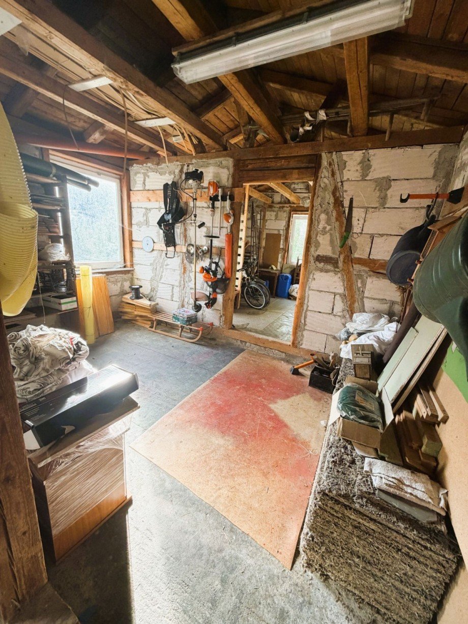Werkstatt mit Werkzeugen Mehrfamilienhaus Katzh�tte