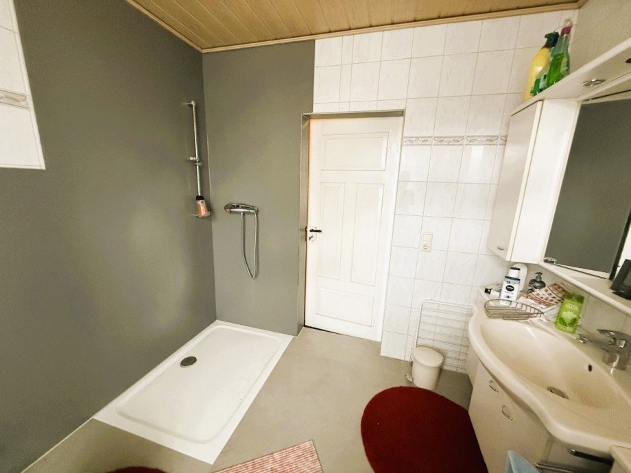 Modernes Badezimmer Mehrfamilienhaus Ilmenau