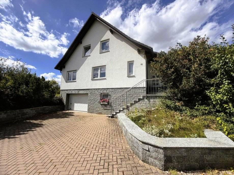 Zweist�ckiges Haus mit Garten Einfamilienhaus Stadtilm