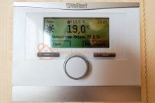 Thermostat an der Wand Historisches Anwesen mit Geschichte und Potenzial
