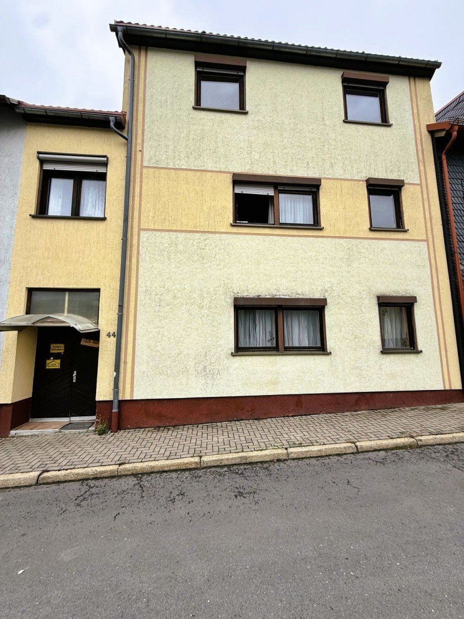 Dreist�ckiges Wohngeb�ude Reihenmittelhaus Ilmenau