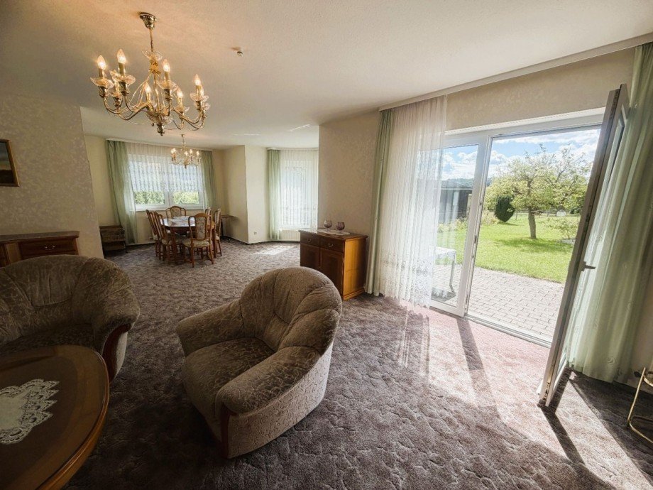 Helles Wohnzimmer mit Aussicht Einfamilienhaus Stadtilm