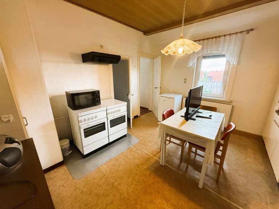 Helle K�che mit Esstisch Mehrfamilienhaus Ilmenau