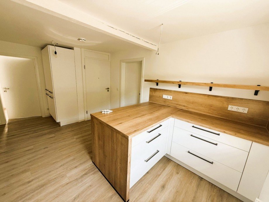 Moderne K�che mit Holzakzenten Etagenwohnung Zella-Mehlis