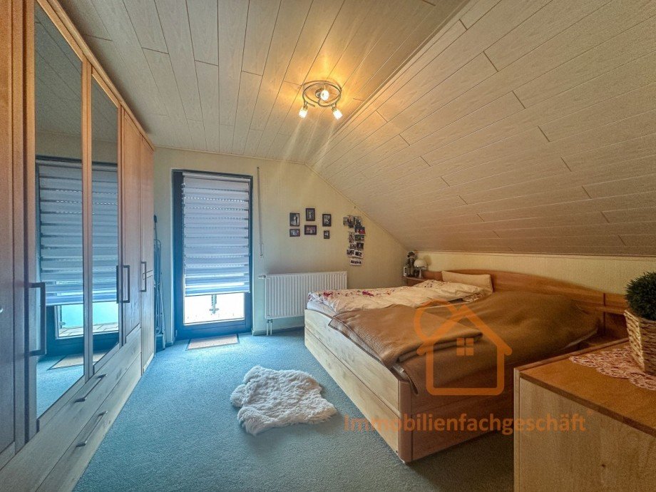 Schlafzimmer-Dachgeschoss Einfamilienhaus Elgersburg