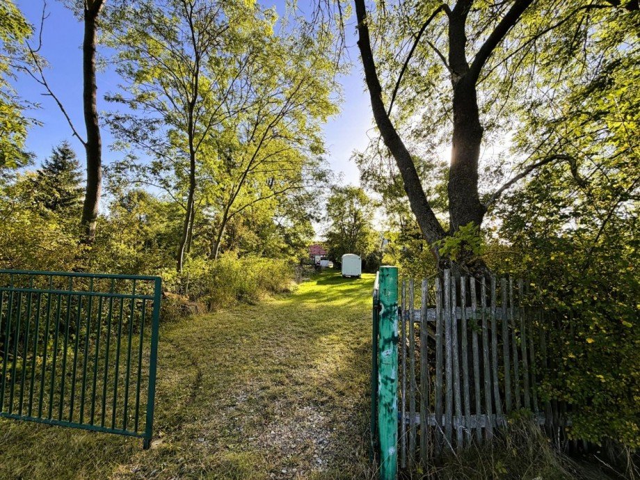 Garten mit offenem Tor Gemischt-Grundst�ck Stadtilm