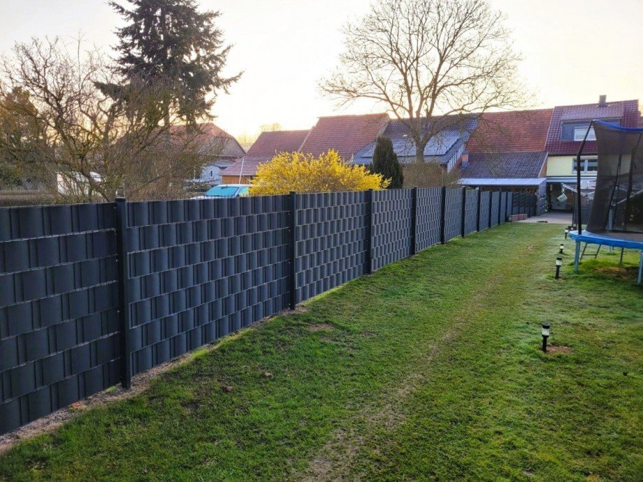 Garten umz�unt Doppelhaush�lfte Ilmenau