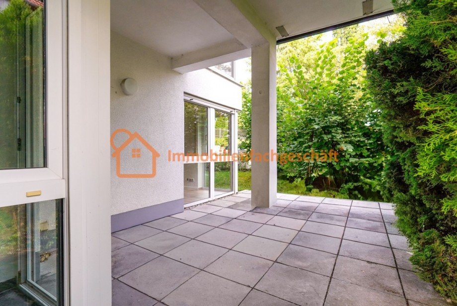 Gro�e Terrasse mit Garten Erdgeschosswohnung Ilmenau