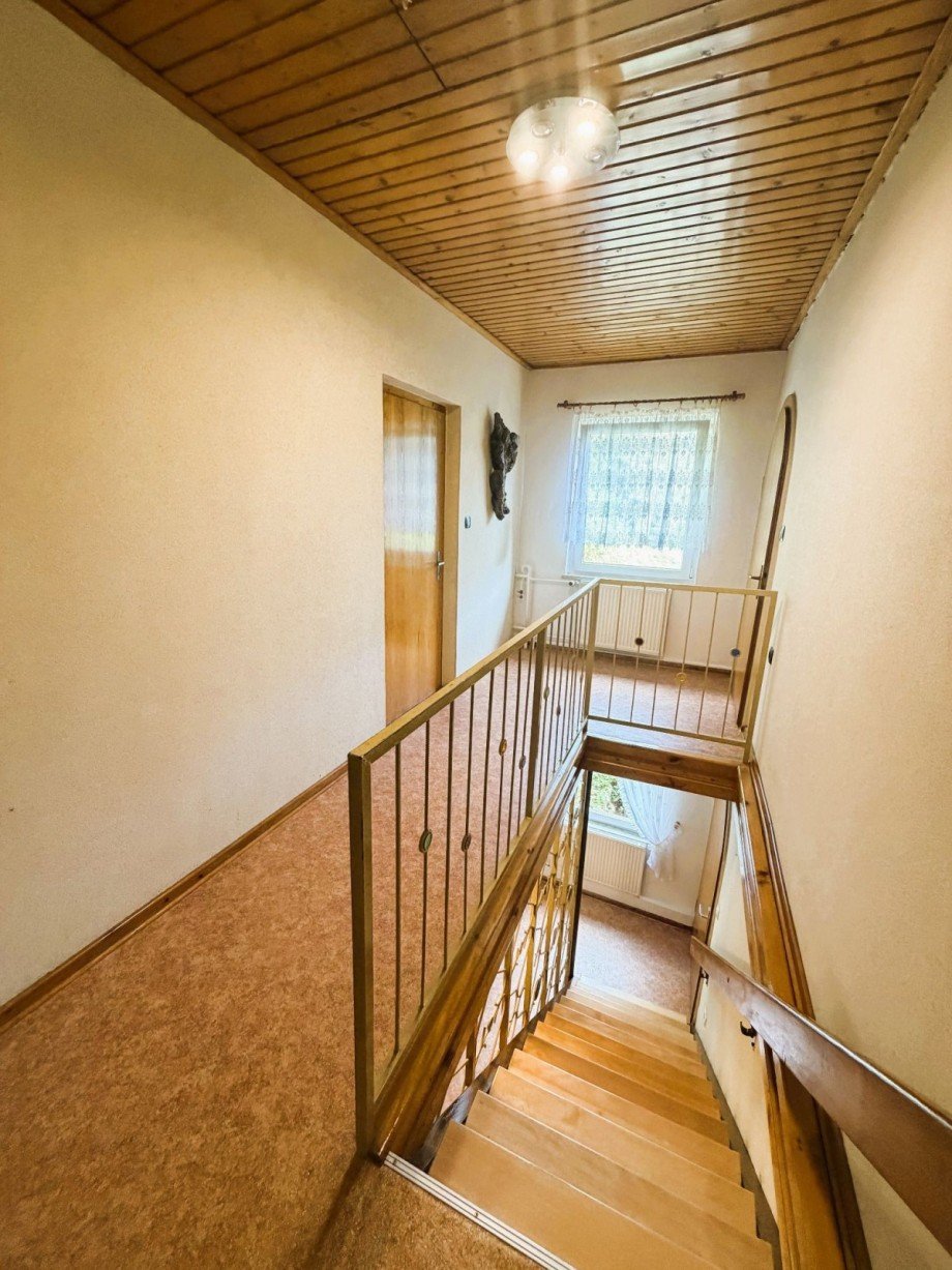 Flur mit Treppenhaus Mehrfamilienhaus Katzh�tte