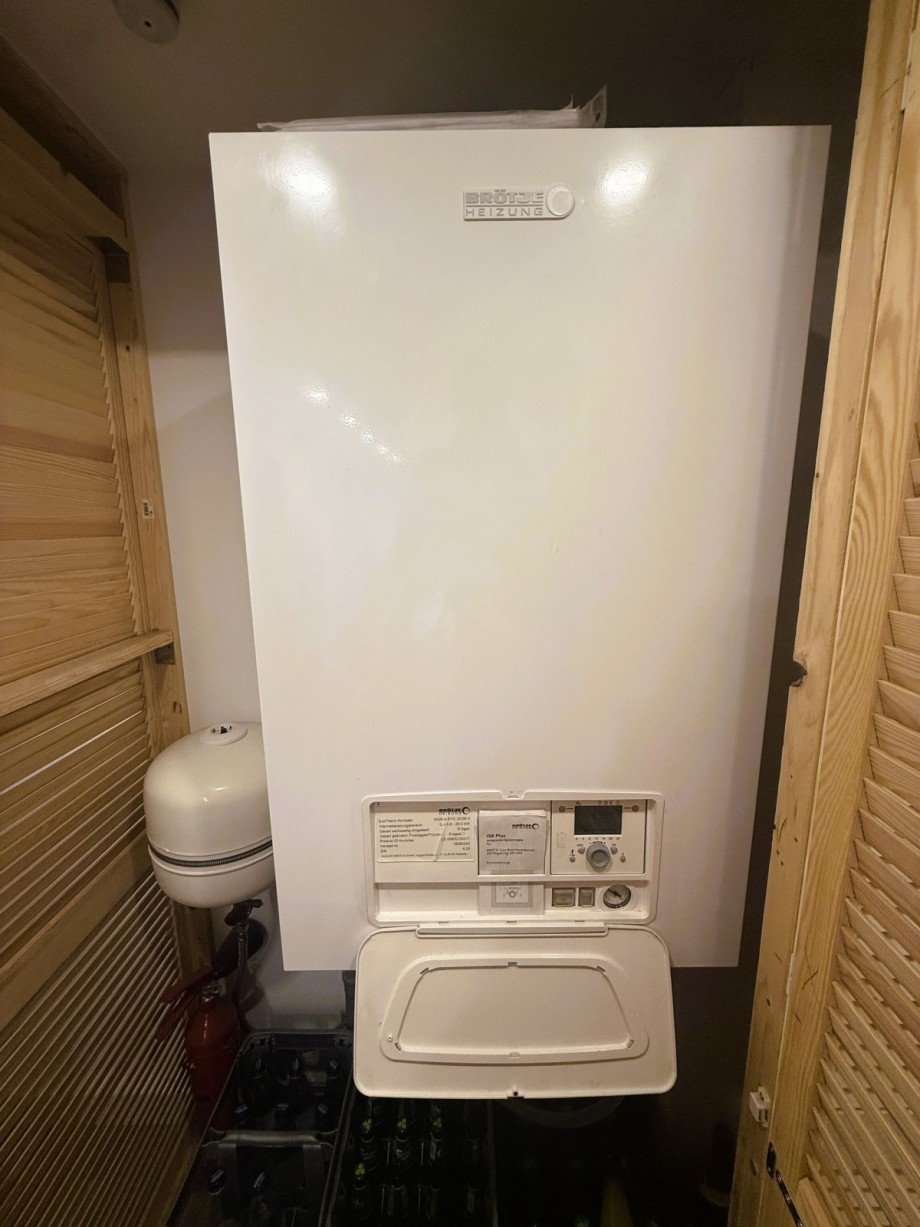 Heizkessel im Abstellraum Doppelhaush�lfte Ilmenau